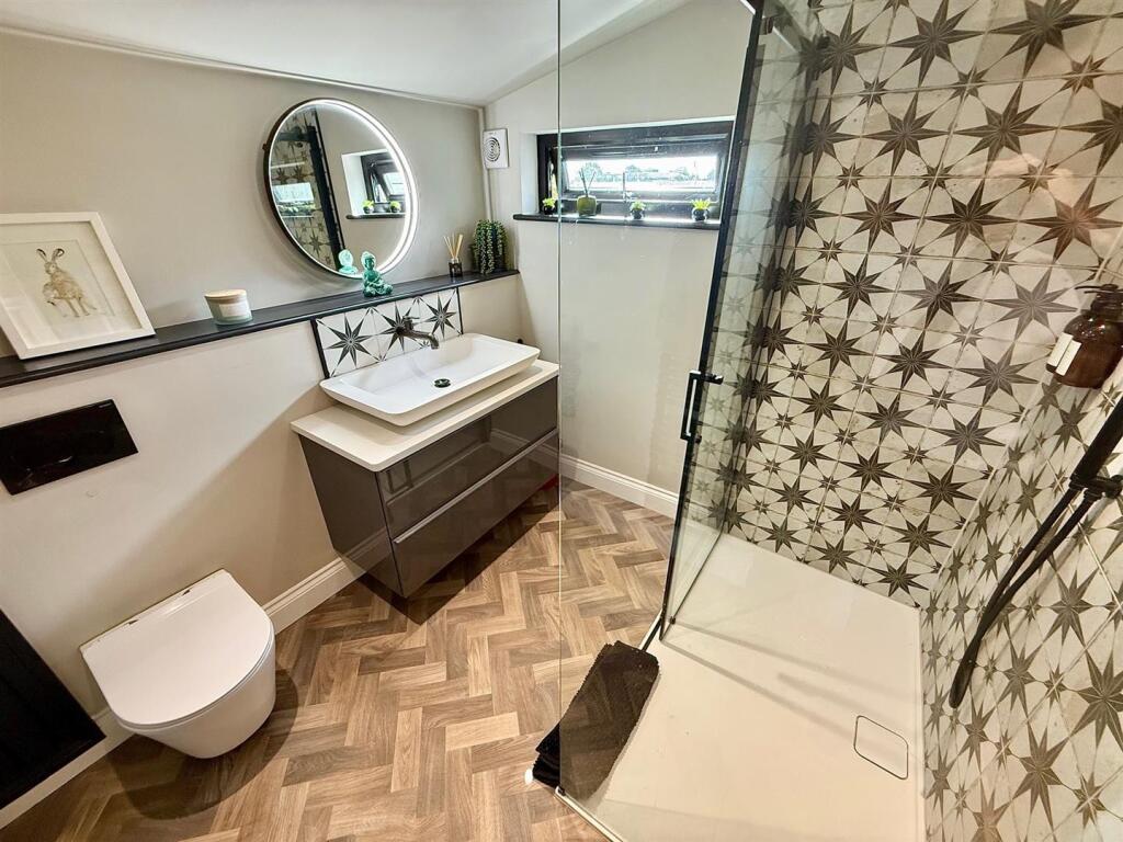 Family Shower Room