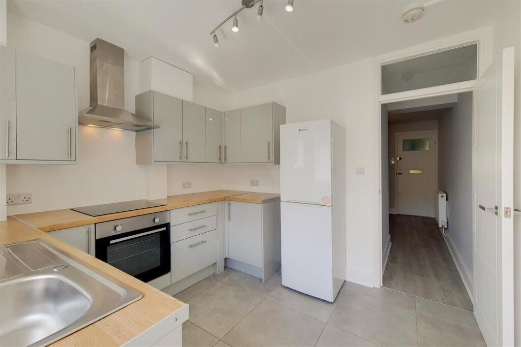 2_Kitchen-0.jpg
