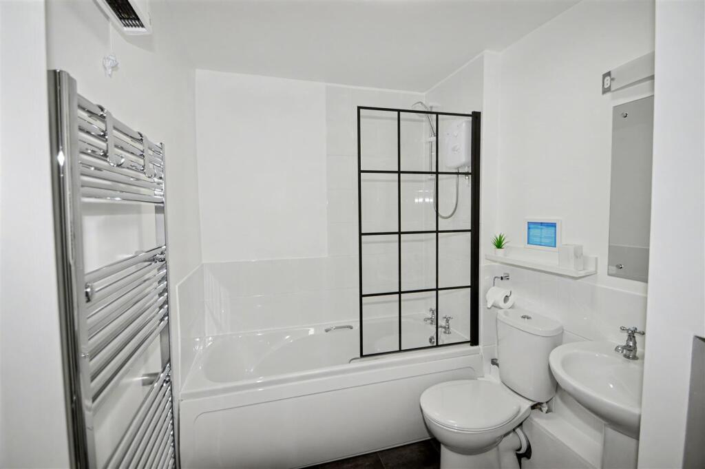 Primrose Bathroom