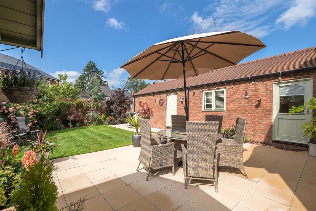 10 Shottery Green-36.jpg