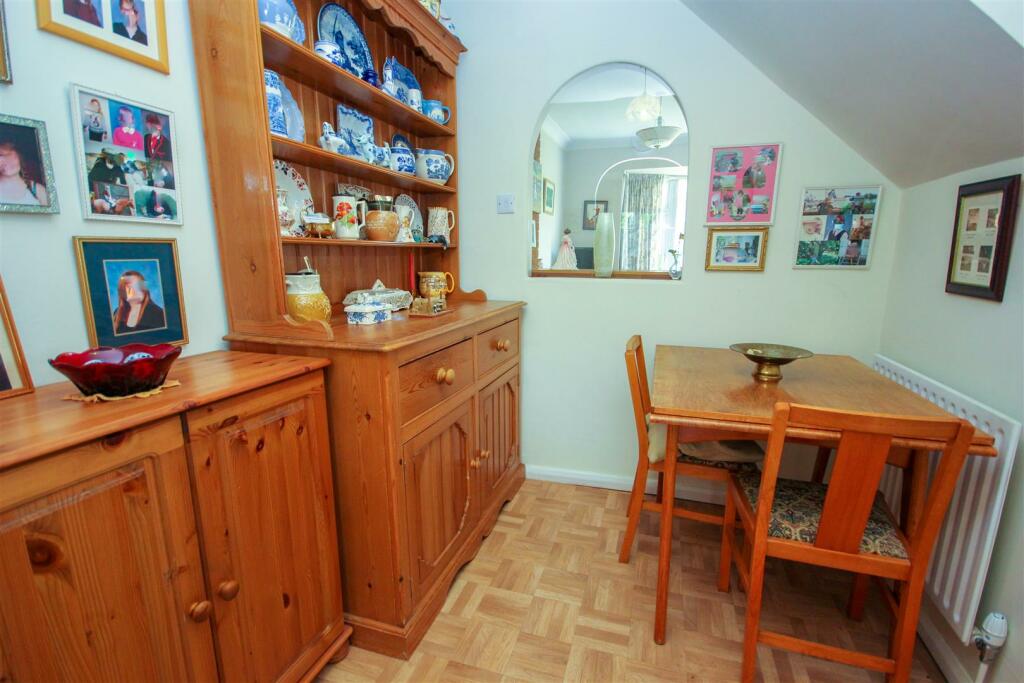 Breakfast Room.jpg