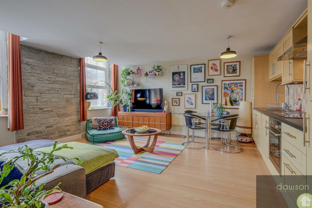Lounge/Kitchen