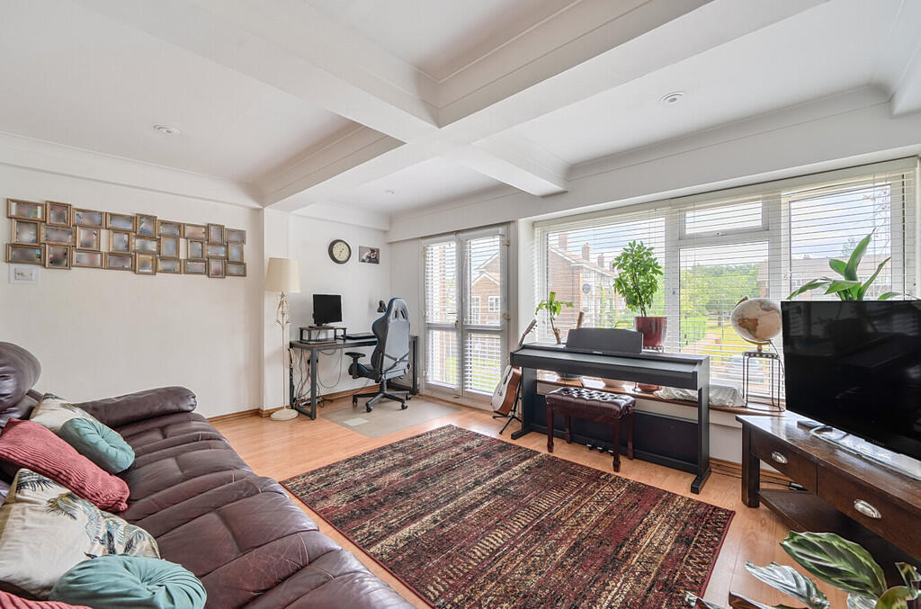 1299837-12-683707...