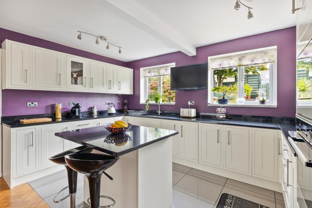 A08 - 372 Totnes Road Paignton - 240828