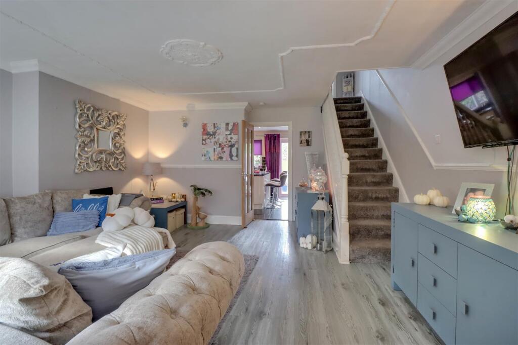 56 ALICIA AVENUE-6.jpg