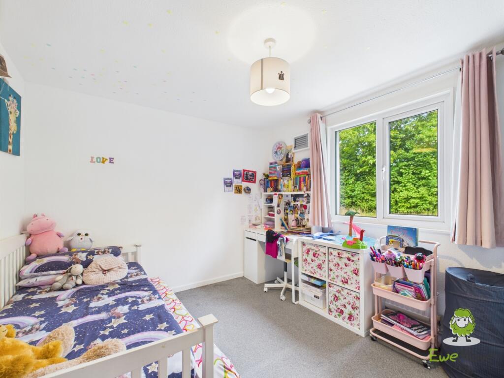 Ewemove Basingstoke Gainsborough Road Bedroom Two