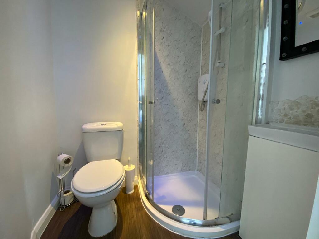 Bedroom 2 En-Suite 