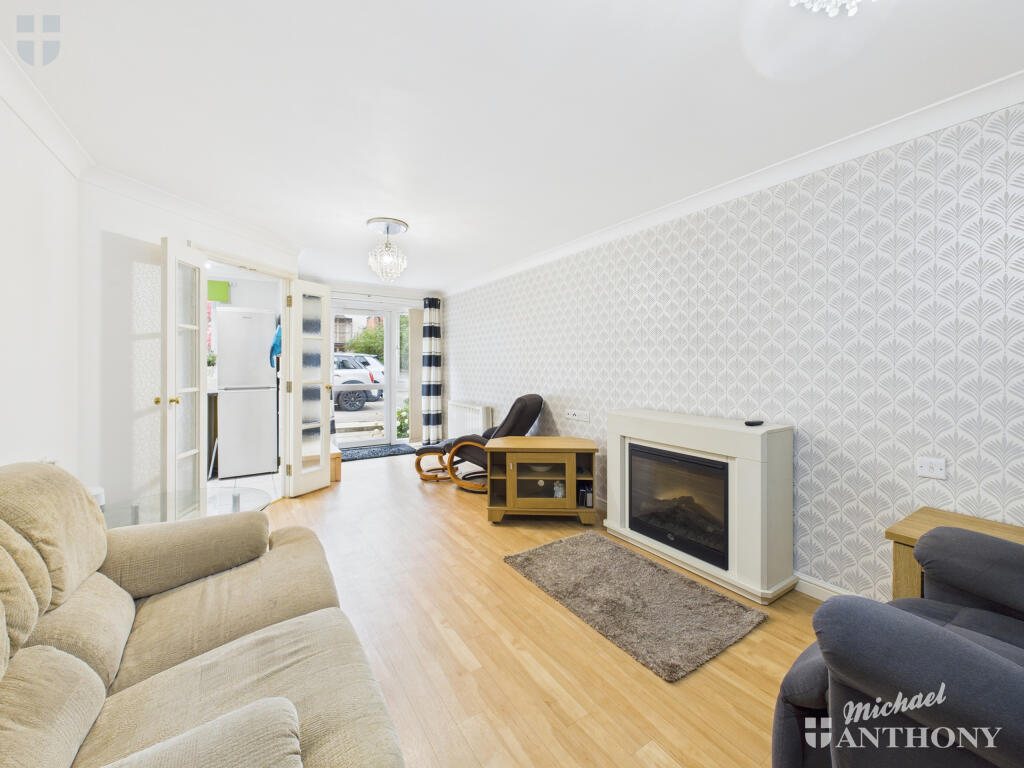 CAM03852G0-PR0447-STILL007