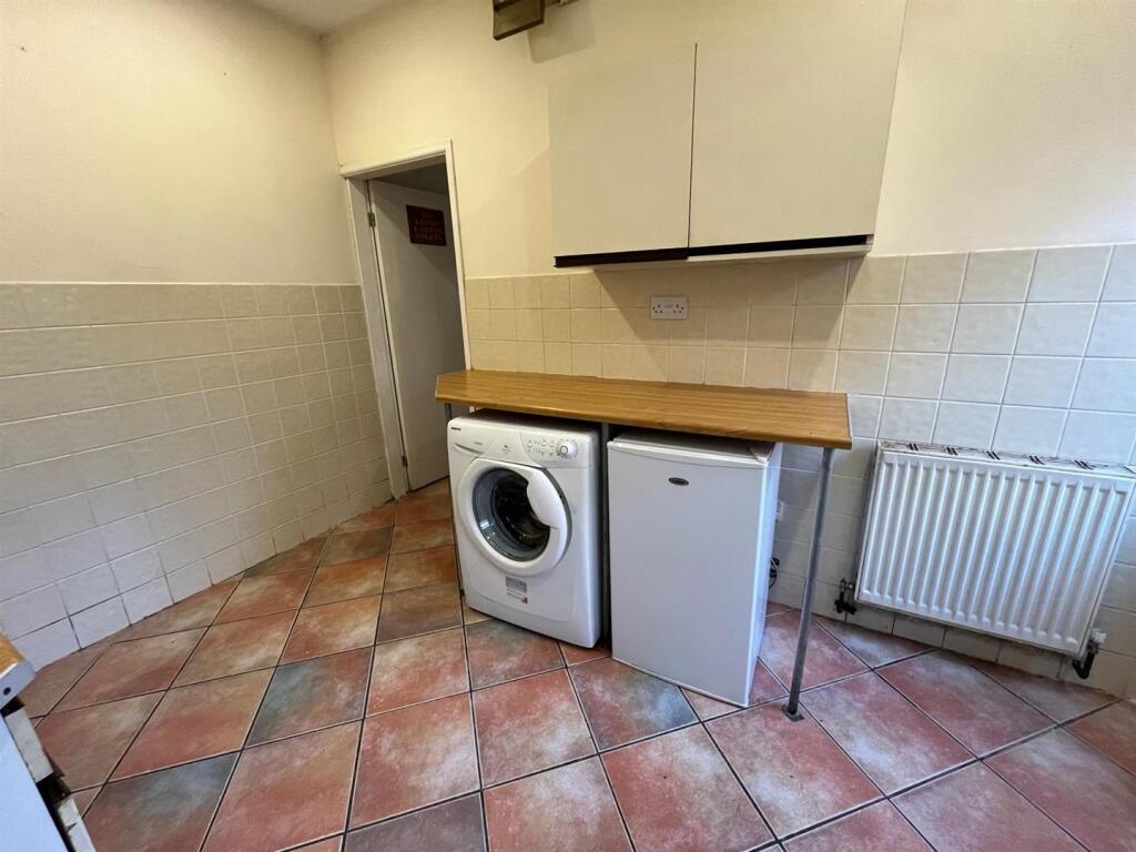 Kitchen Pic 3