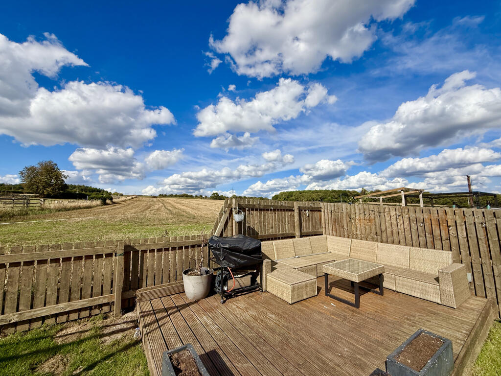Decking &amp; Outlook