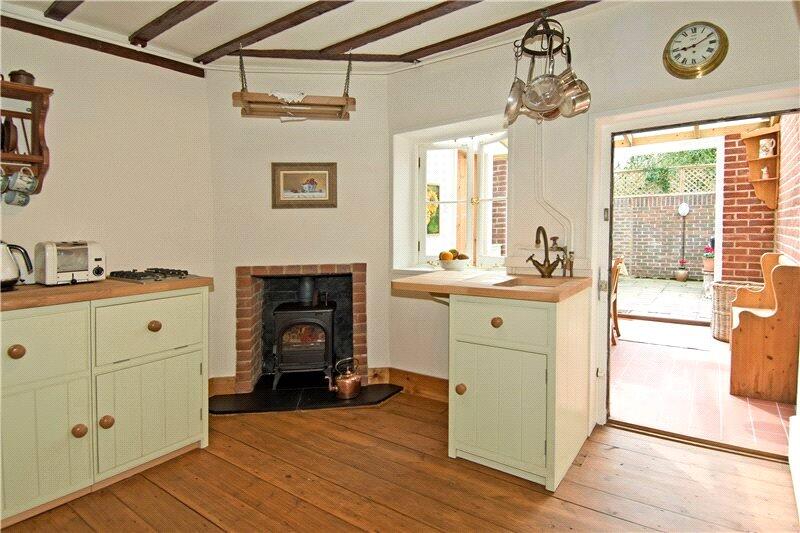 5 Postboys Row, Between Streets, Cobham, KT11 1AB