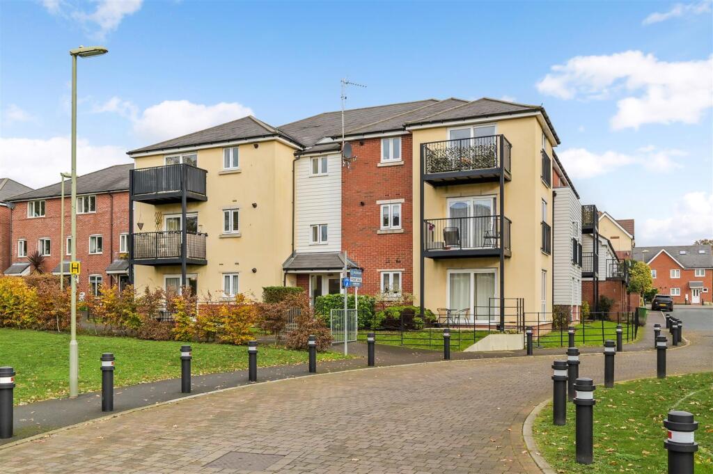 Cavendish Drive, Locks Heath