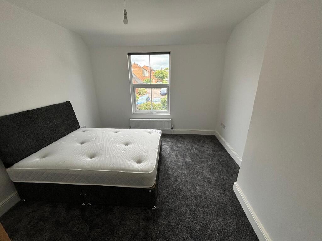 Room 5 (2)