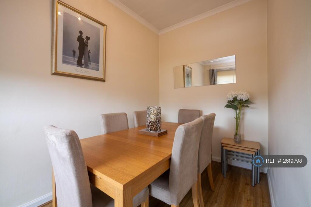 Bedroom 3 / Dining Room