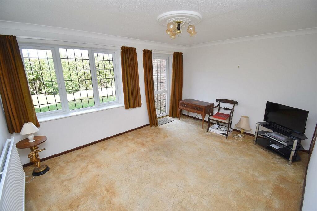 Lounge.JPG