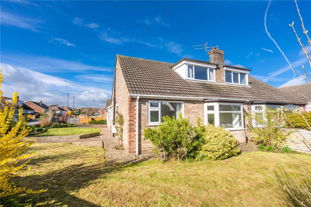 Peaks Avenue, New Waltham, Grimsby, DN36