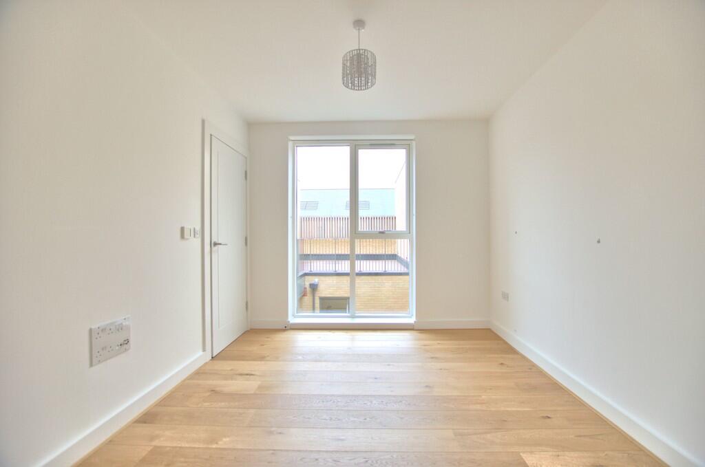 Bedroom 1(2)