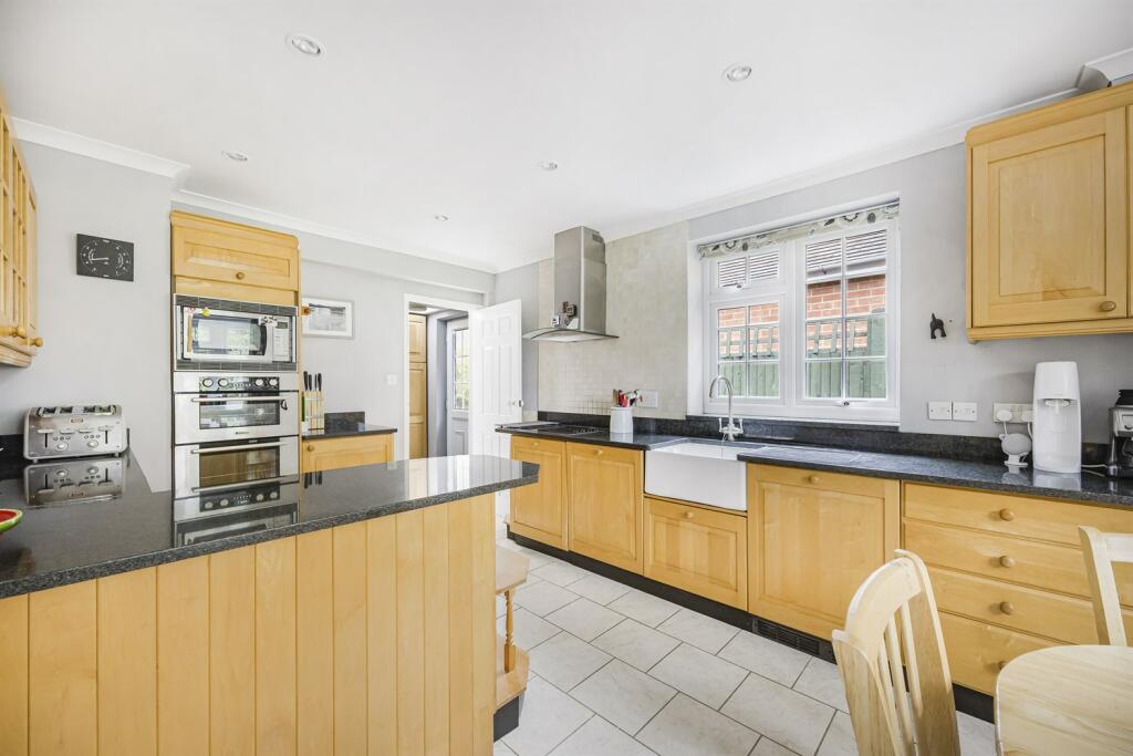 Kitchen/Breakfast Ro