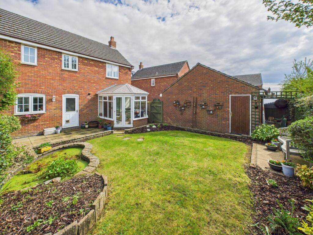 23. CAM04922G0-PR0014-STILL023