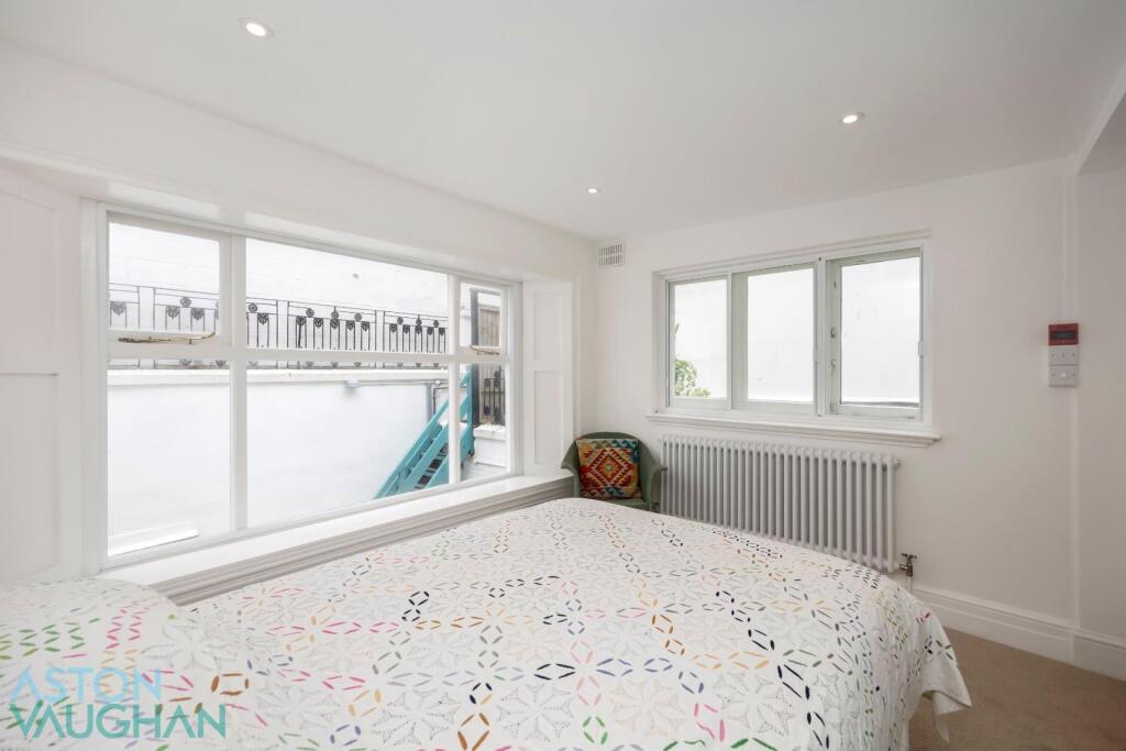 Sussex Square 18 Flat 3-002.JPG