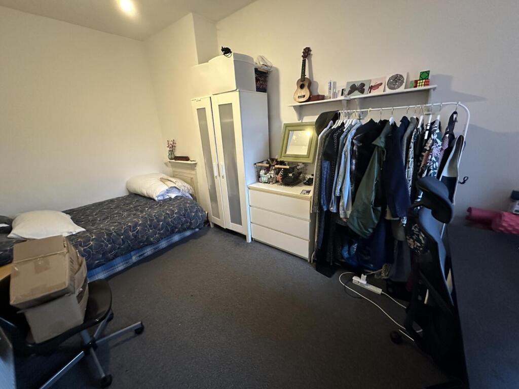 66ea.room2.JPG