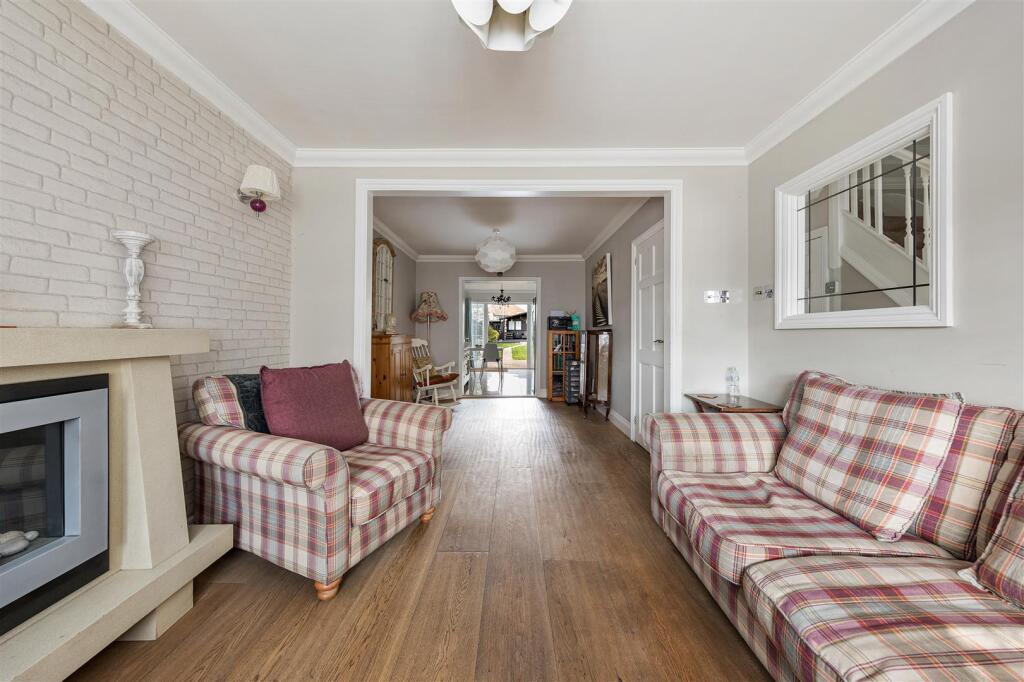 Amesbury Drive E4