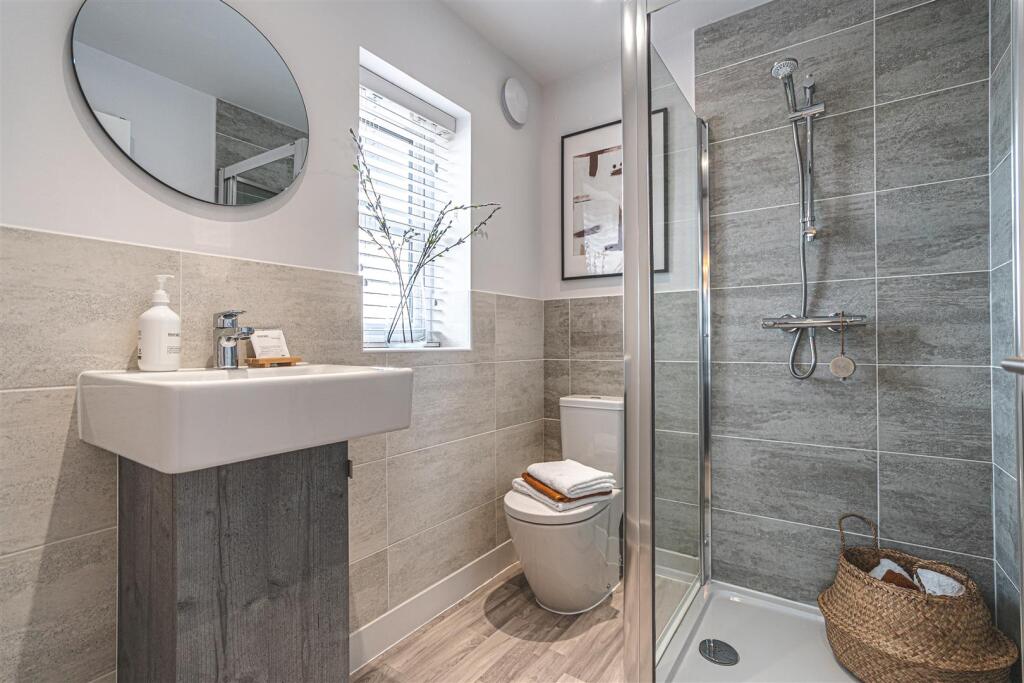 EN SUITE
