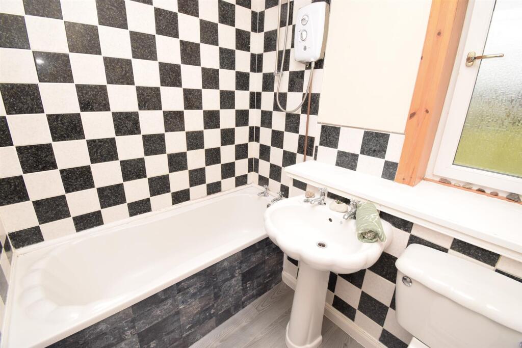 BATHROOM-2.jpg