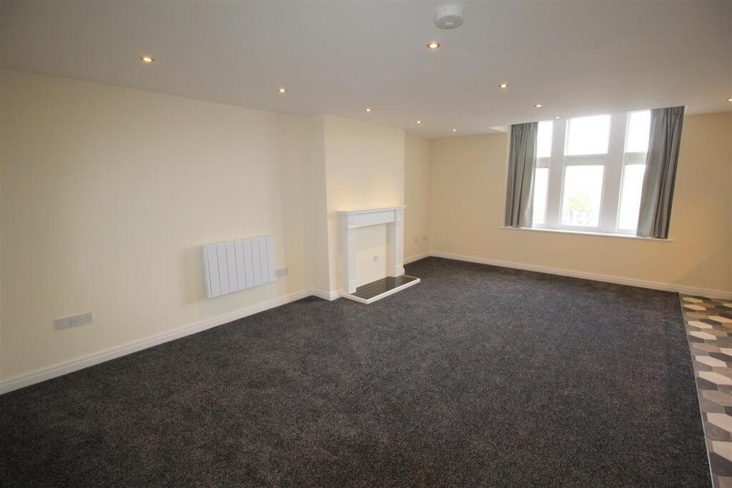 Back St Annes Road West, 42 Flat 4 Lounge-Kitchen 