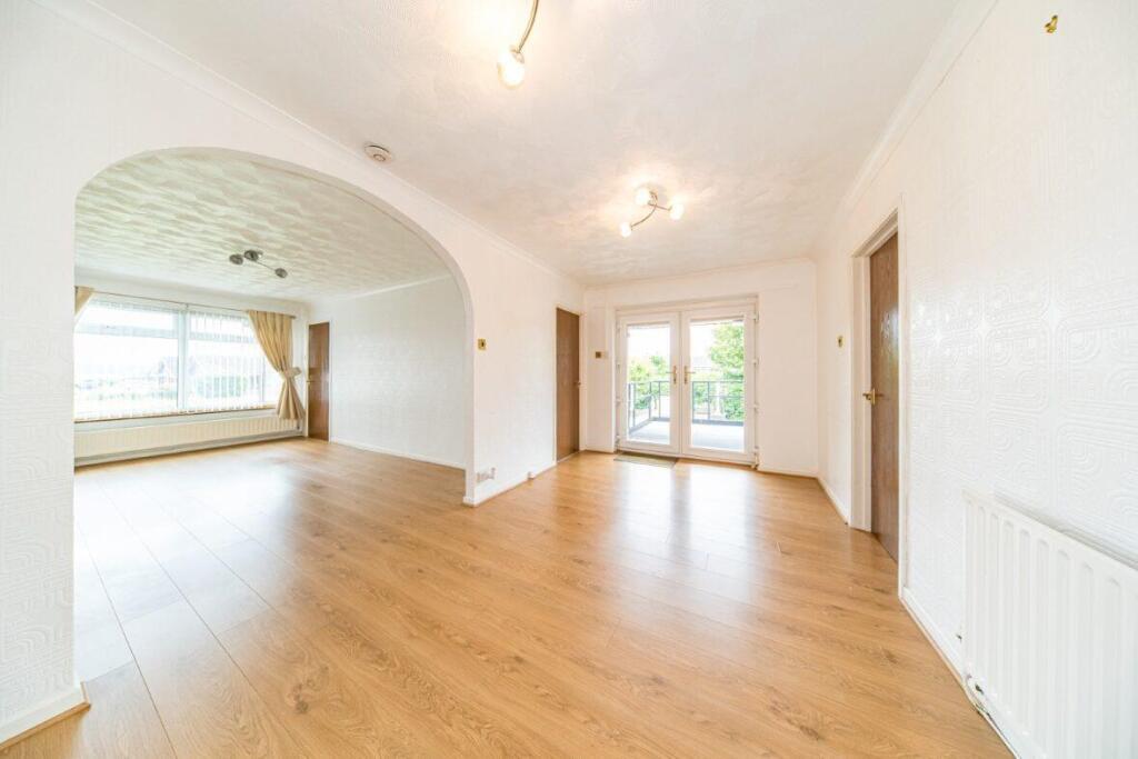 16 Tern Way dining and lounge.jpg