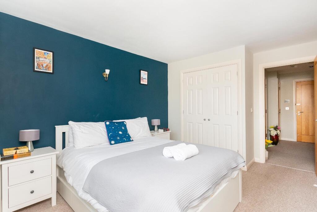 1D3R7CC - Bedroom B.jpg