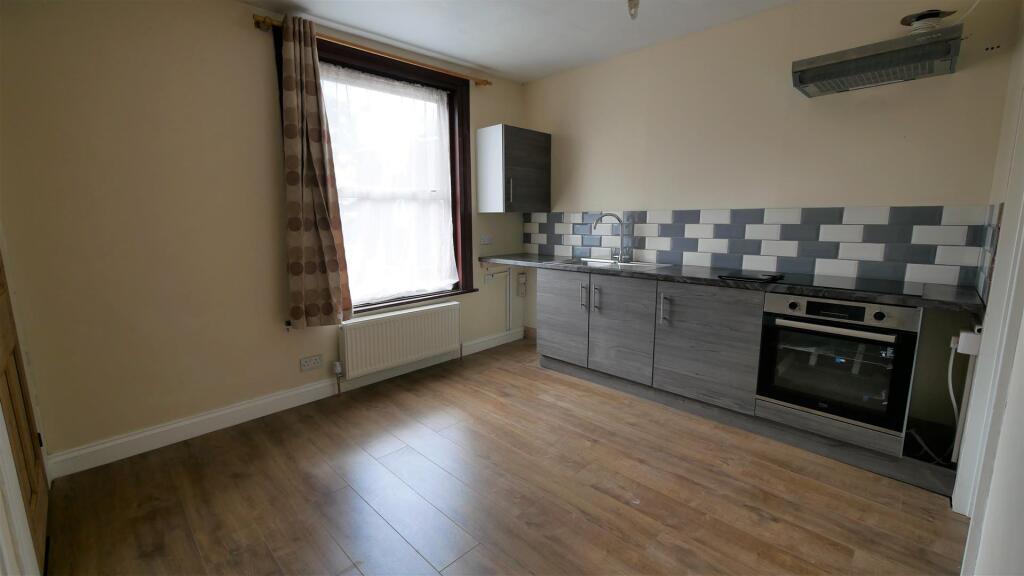 LIVING ROOM / KITCHEN