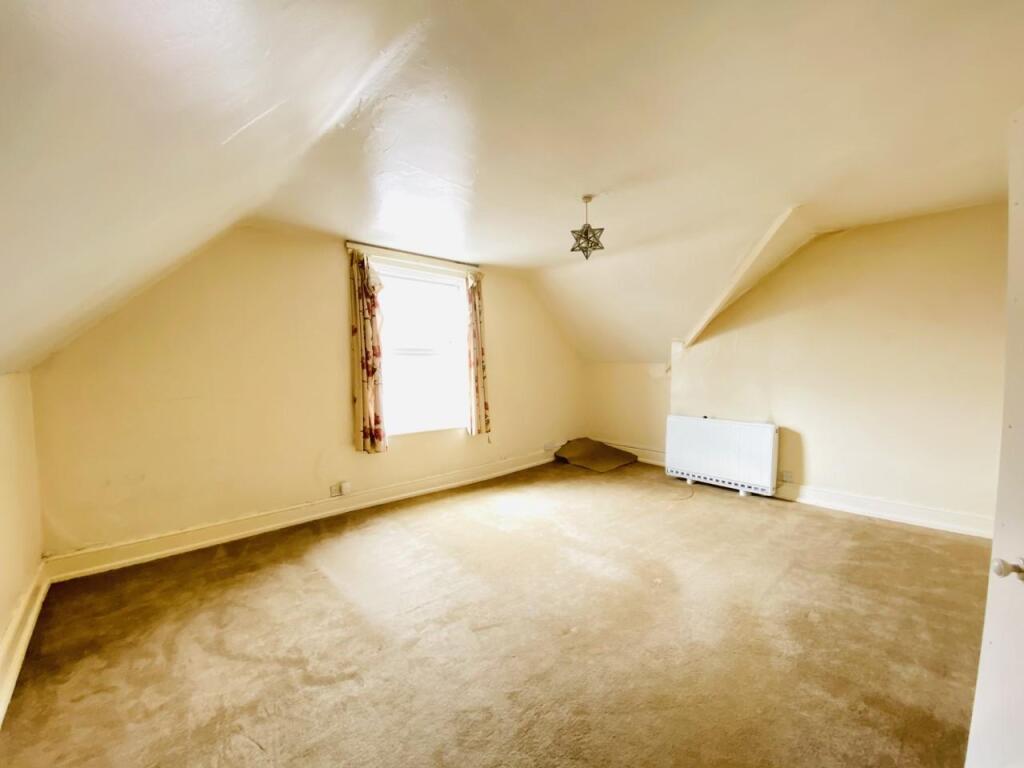 lounge/bedroom
