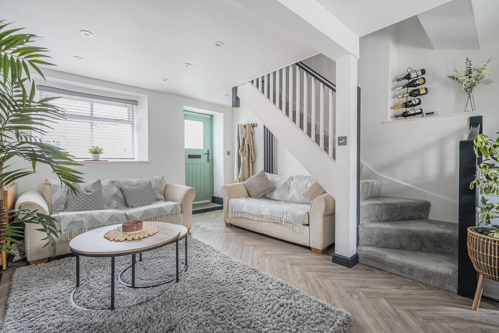 Kitchen/Living Ro...