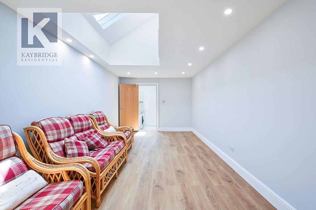 Anmer Close, Tadworth