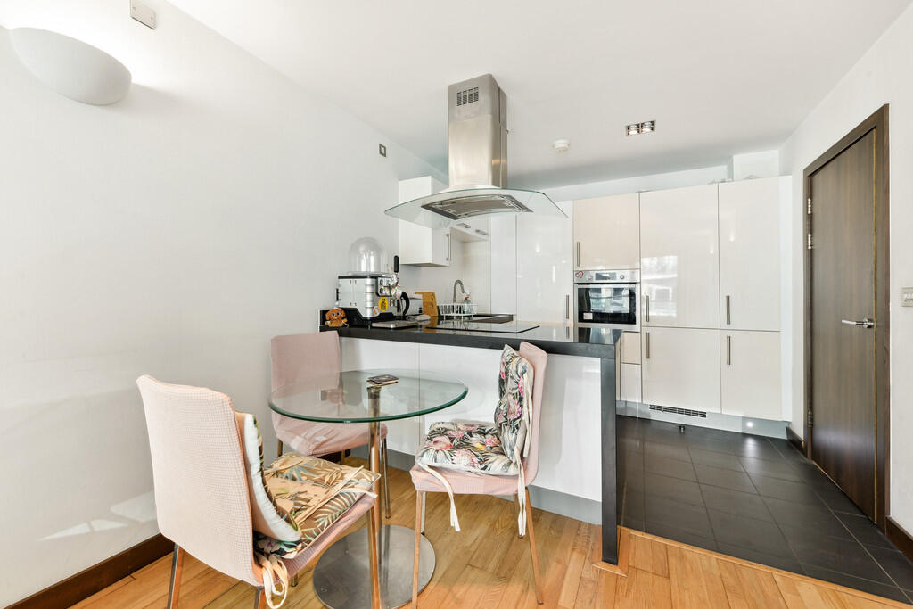 Vicentia Court, B...