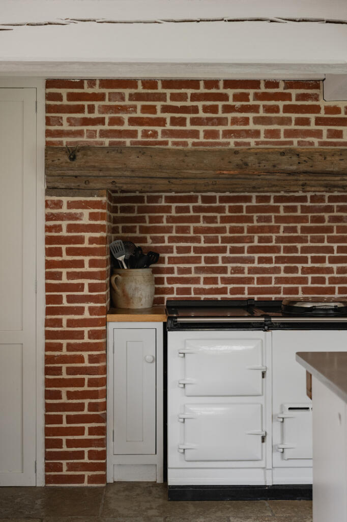 262802 - Nine Elms Farmhouse, Ringshall-40.jpg