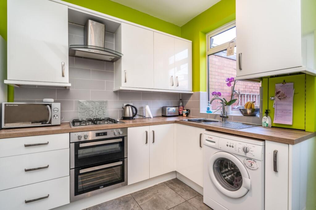 Kitchen / Dining Roo