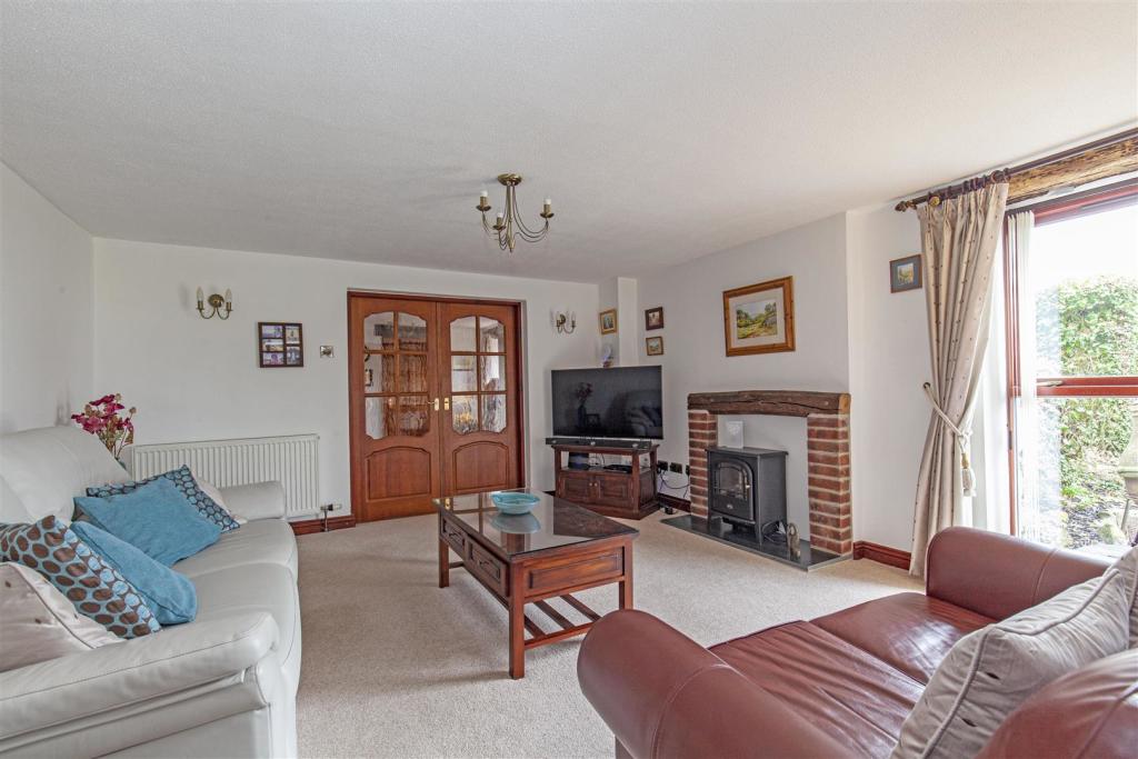 Reception Room-1.jpg