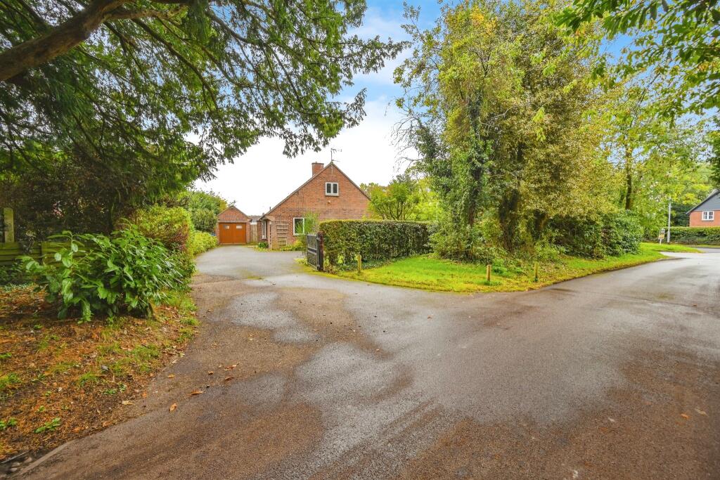 Single Garage: