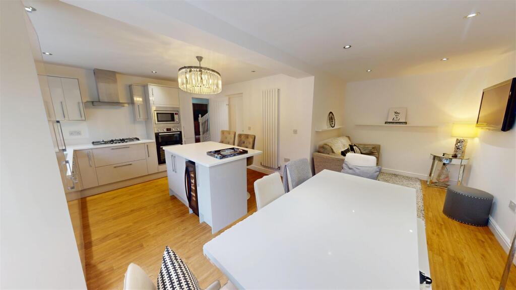 The Spires, Kitchen/Diner