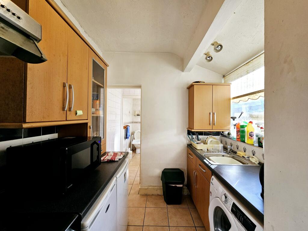 0b64d046-e8f6-413e-be56-1073897e891d