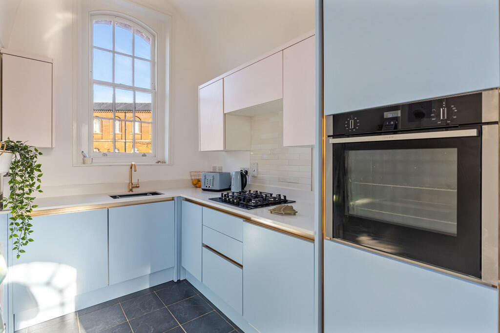 A09 - 4 Powderham...