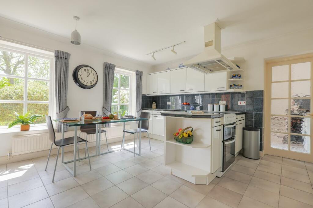 Kitchen/Breakfast Room