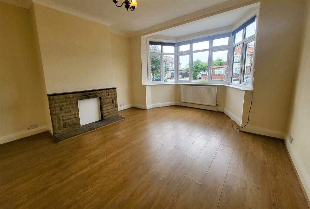 FRONT RECEPTION ROOM: