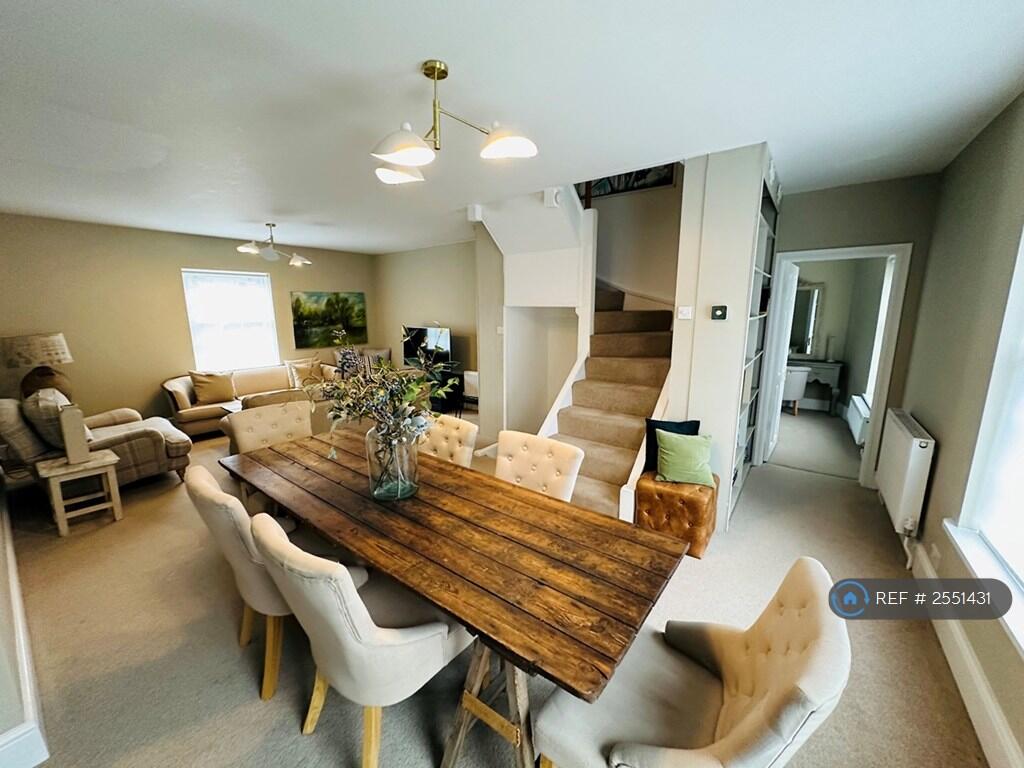 London Cottage Lounge