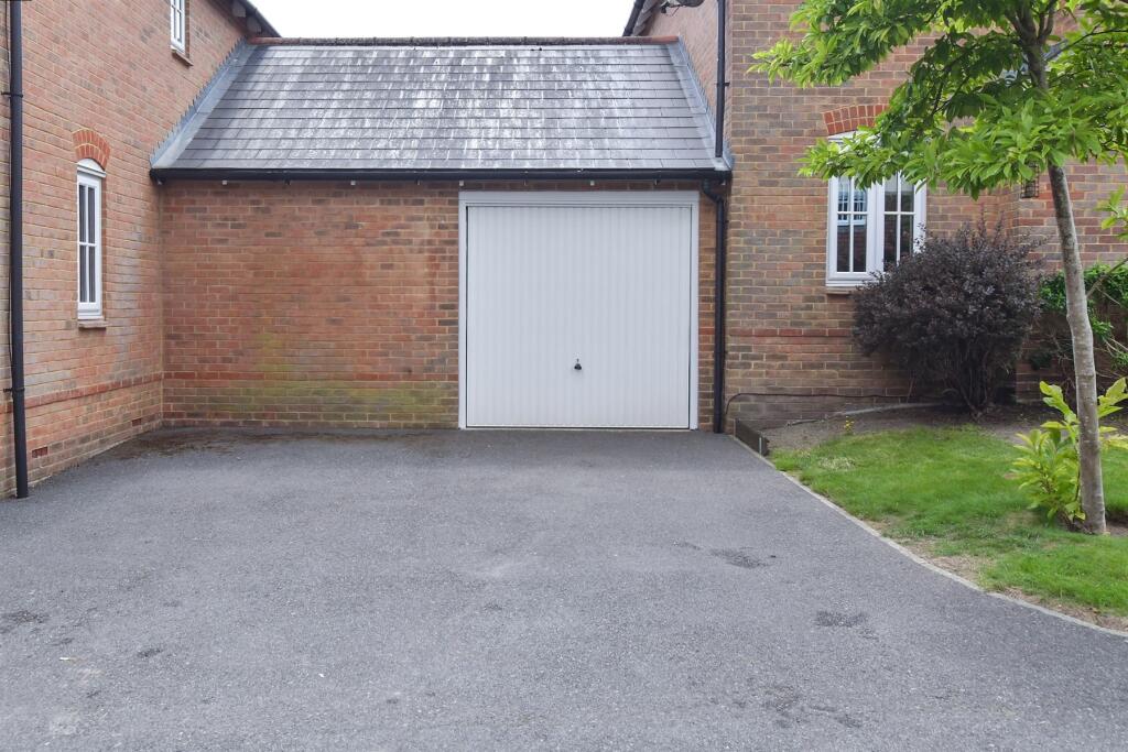 Driveway/Parking