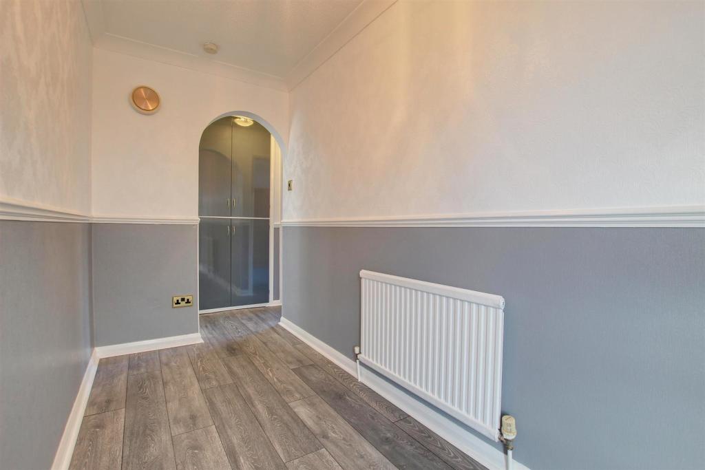 REAR HALLWAY