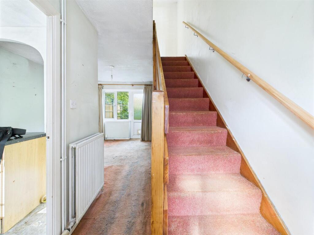 8 - 1 bedroom mid terrace.jpg