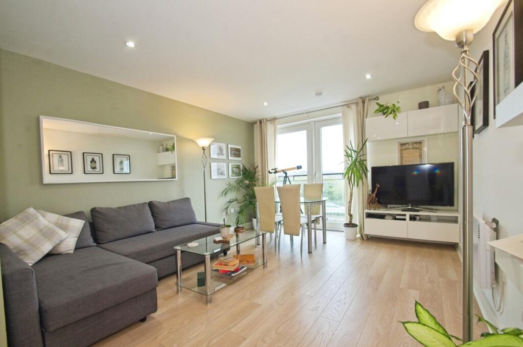 Living/Dining Area